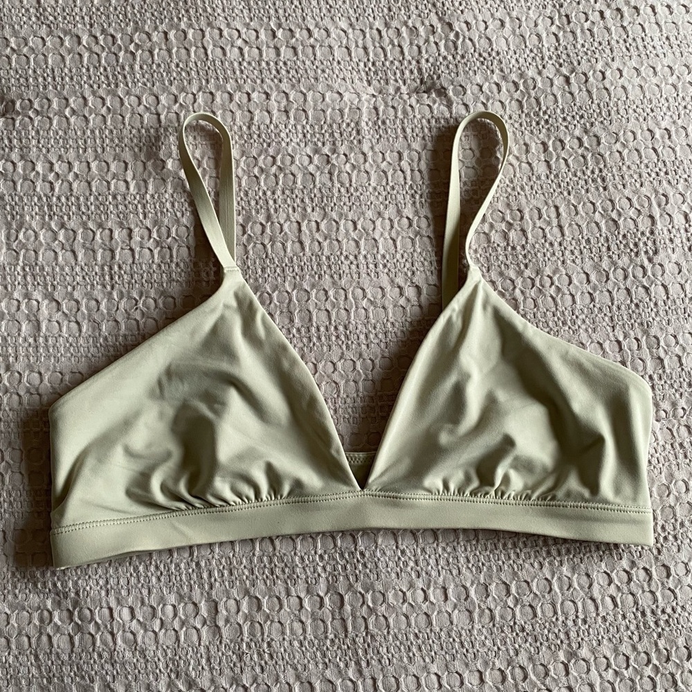 CRZ Yoga Softhold Double Lined Triangle Bralette Wireless Sports Bra Cami Small - Picture 4 of 10